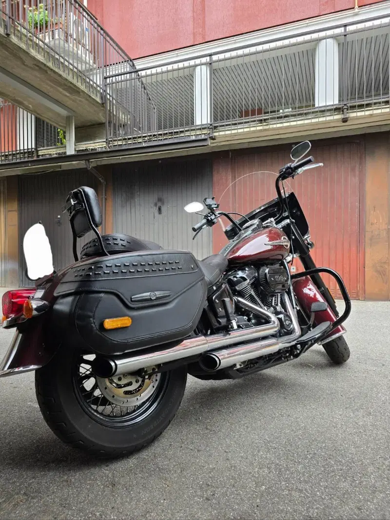 Harley-Davidson 114 Heritage Classic (2018 - 20) - FLHCS (2)