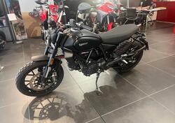 Ducati Scrambler 800 Icon Dark (2025) nuova
