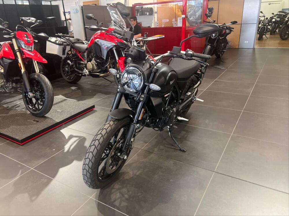 Ducati Scrambler 800 Icon Dark (2025) (5)