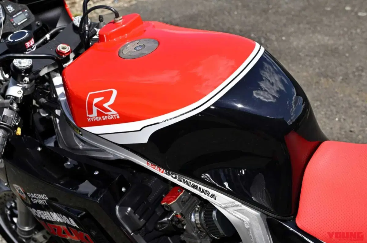 All’asta la Yoshimura Suzuki GSX-R750 #604 Complete, icona del raffreddamento aria-olio [GALLERY] (5)