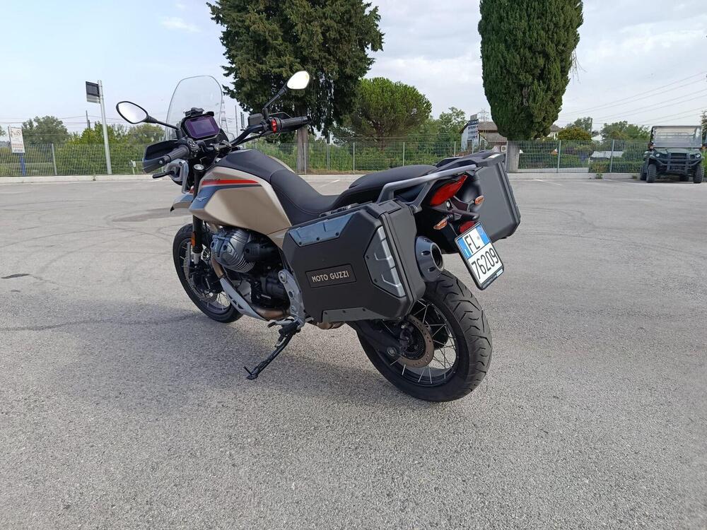 Moto Guzzi V85 TT Travel (2024 - 25) (3)