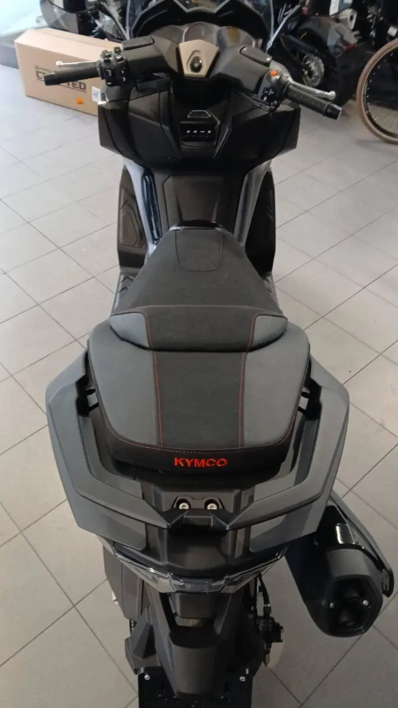 Kymco AK 575 Premium (2025 - 26) (5)