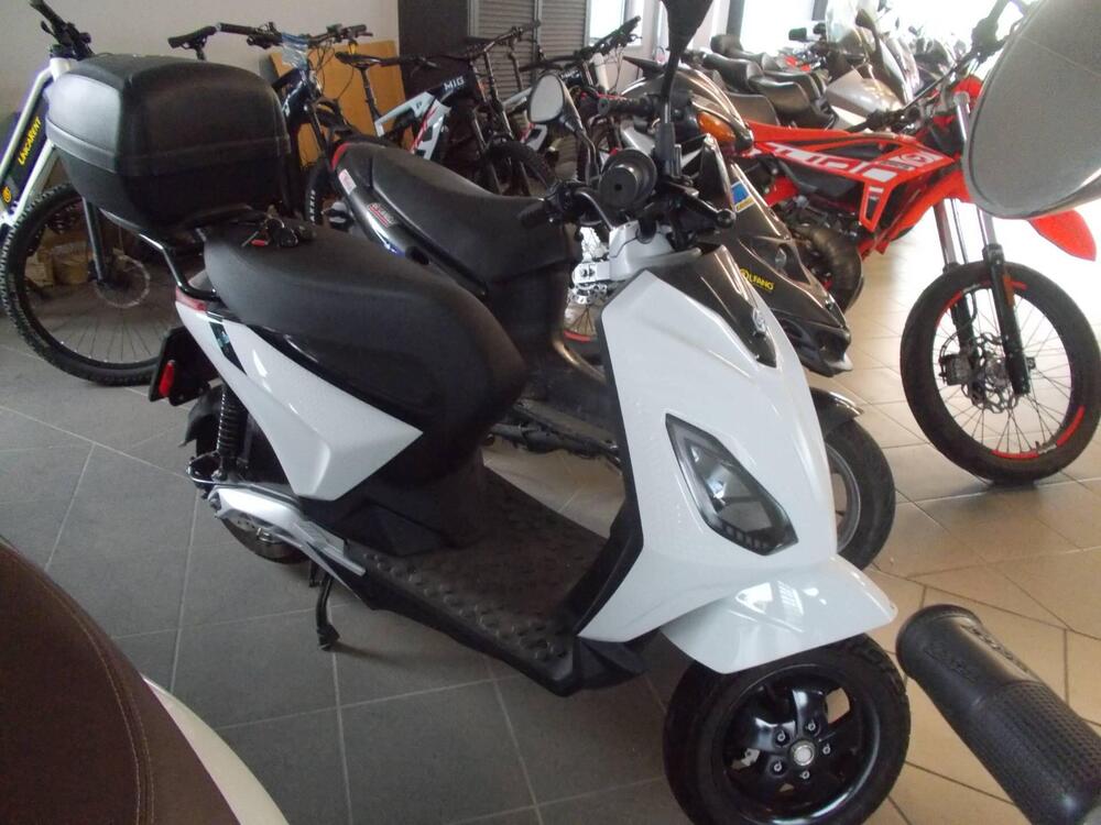 Piaggio 1 Active (2022 - 25) (3)