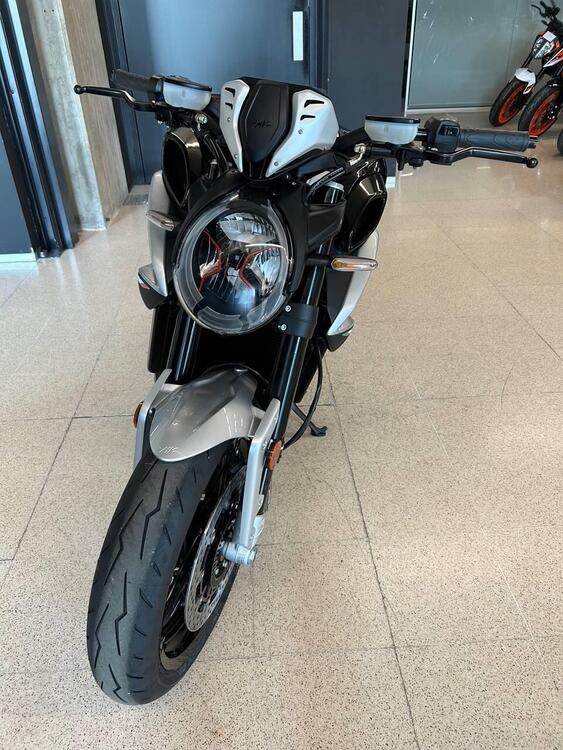 MV Agusta Dragster 800 RR Ottantesimo (2025) (4)