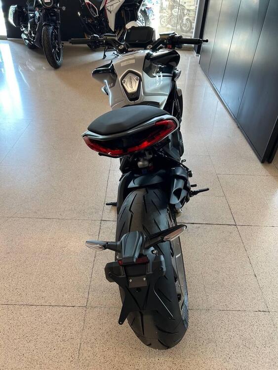 MV Agusta Dragster 800 RR Ottantesimo (2025) (5)