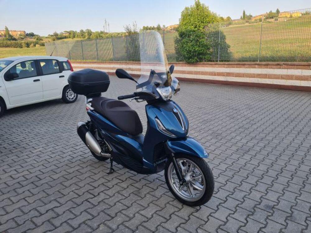 Piaggio Beverly 300 ABS-ASR (2021 - 25) (2)