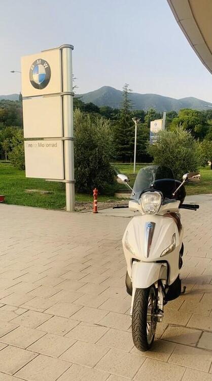 Piaggio Beverly 300 i.e. Police ABS-ASR (2017 - 20) (5)