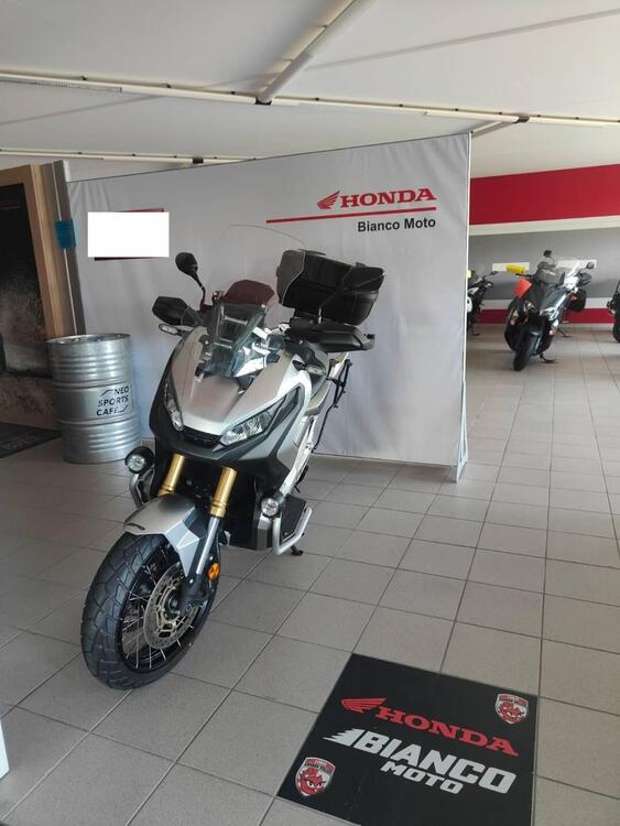 Honda X-ADV 750 Travel Edition (2017) (2)