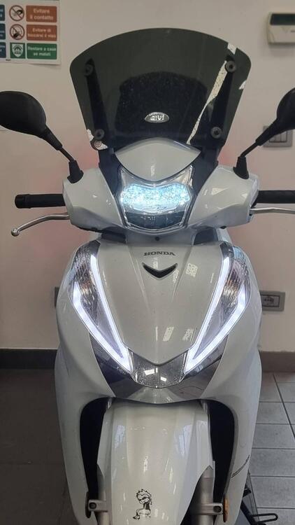 Honda SH 300 i ABS (2016 - 20) (2)