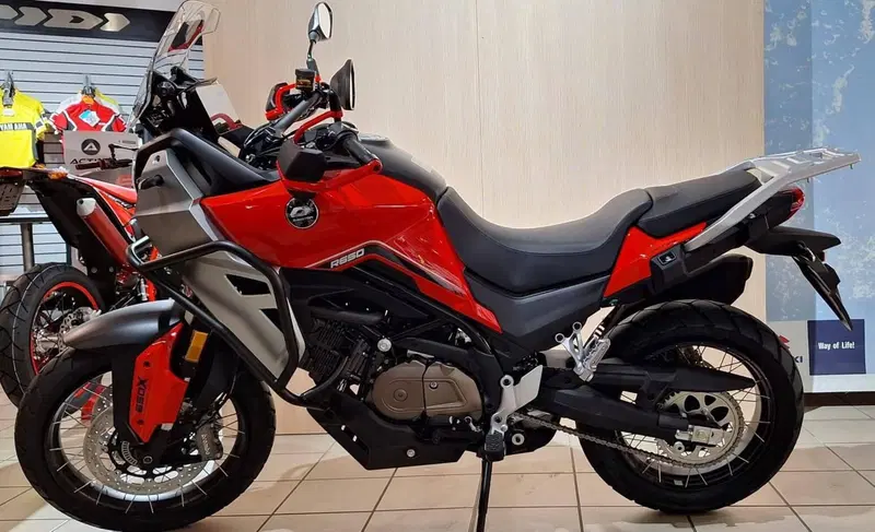 QJ Motor SVT 650 X (2025 - 26)
