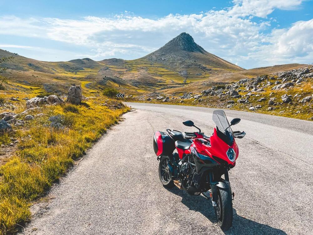 MV Agusta Turismo Veloce 800 Rosso (2021 - 23) (2)