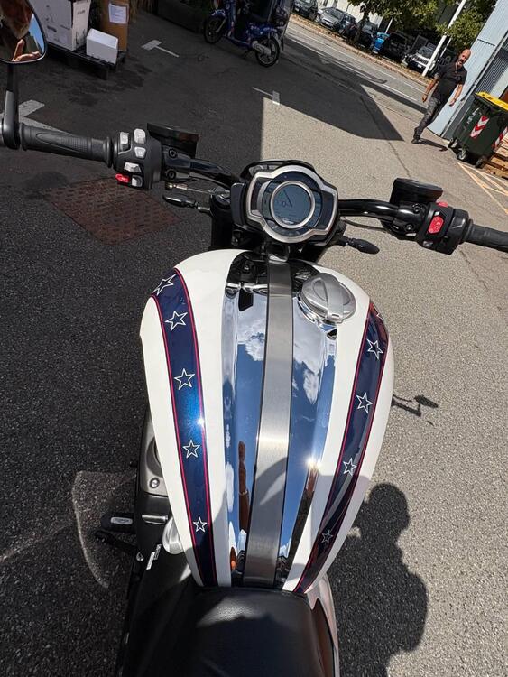 Triumph Rocket 3 R Evel Knievel Special Edition (2025) (3)