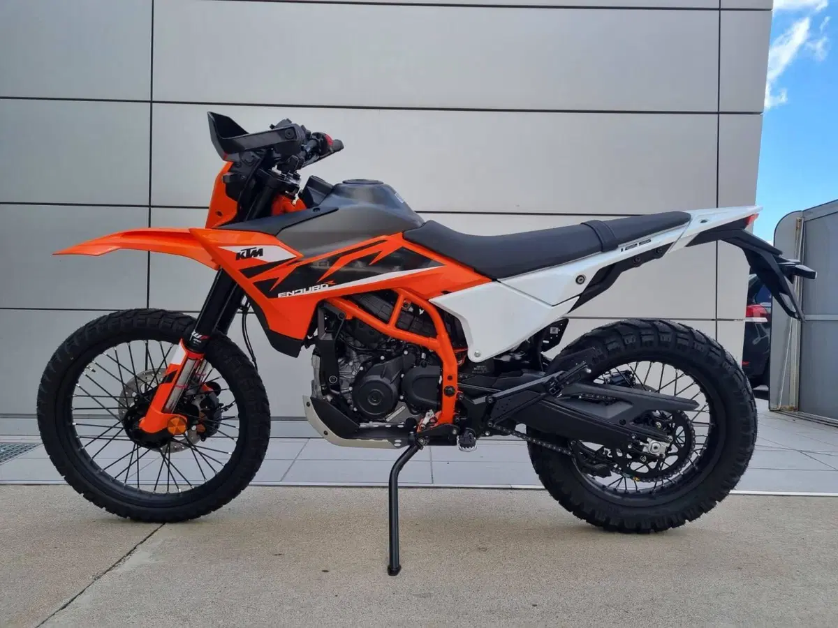 KTM 125 Enduro R (2025 - 26) (3)
