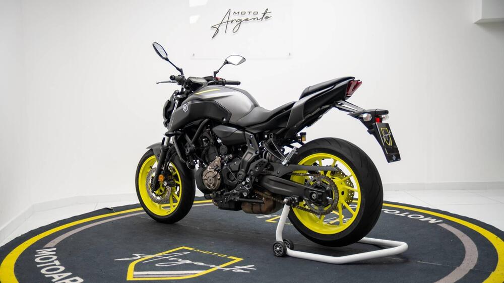 Yamaha MT-07 (2017 - 18) (2)