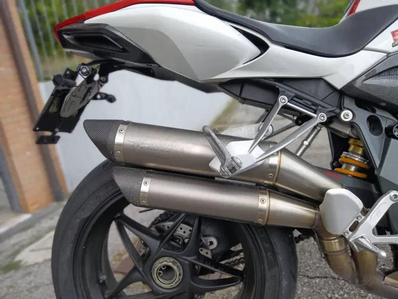 MV Agusta Brutale 1090 R (2012 - 15) (3)