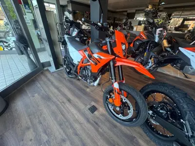 KTM 125 SMC R (2025 - 26) nuova