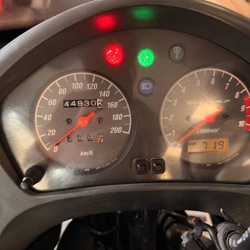 Honda Transalp XL 650V (2000 - 04) (5)