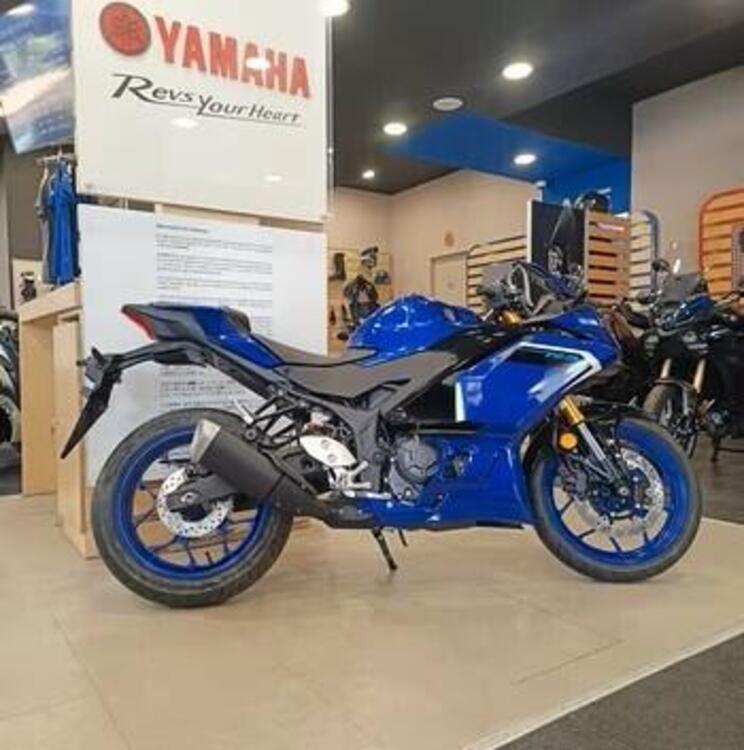 Yamaha YZF R3 (2025) (3)