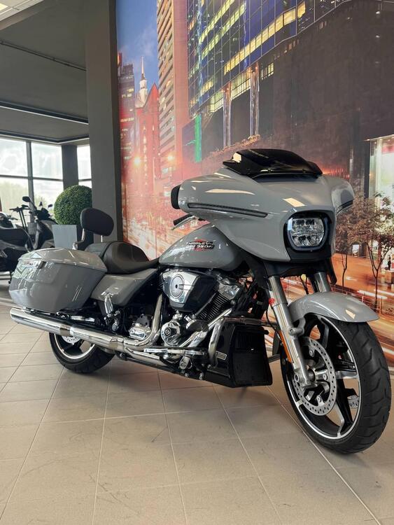 Harley-Davidson Street Glide (2024 - 25) (2)