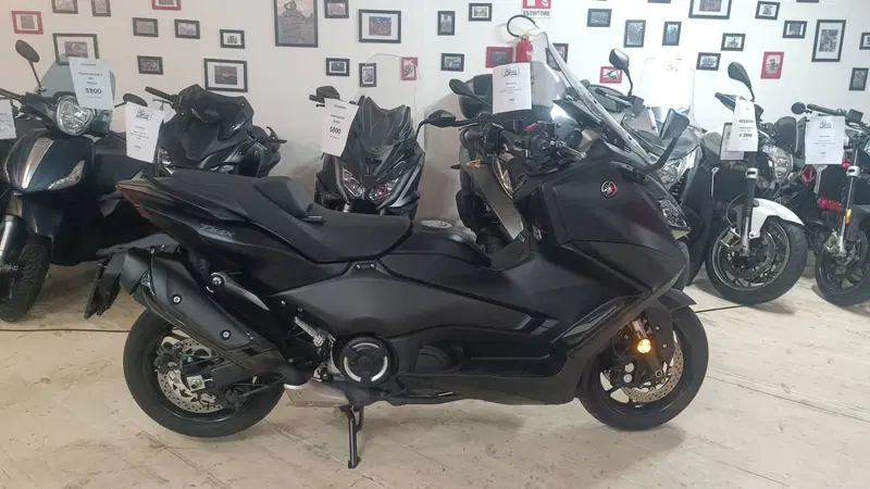Yamaha T-Max 560 (2022 - 24)