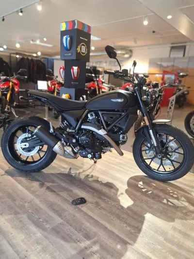 Ducati Scrambler 800 Icon Dark (2025 - 26) nuova