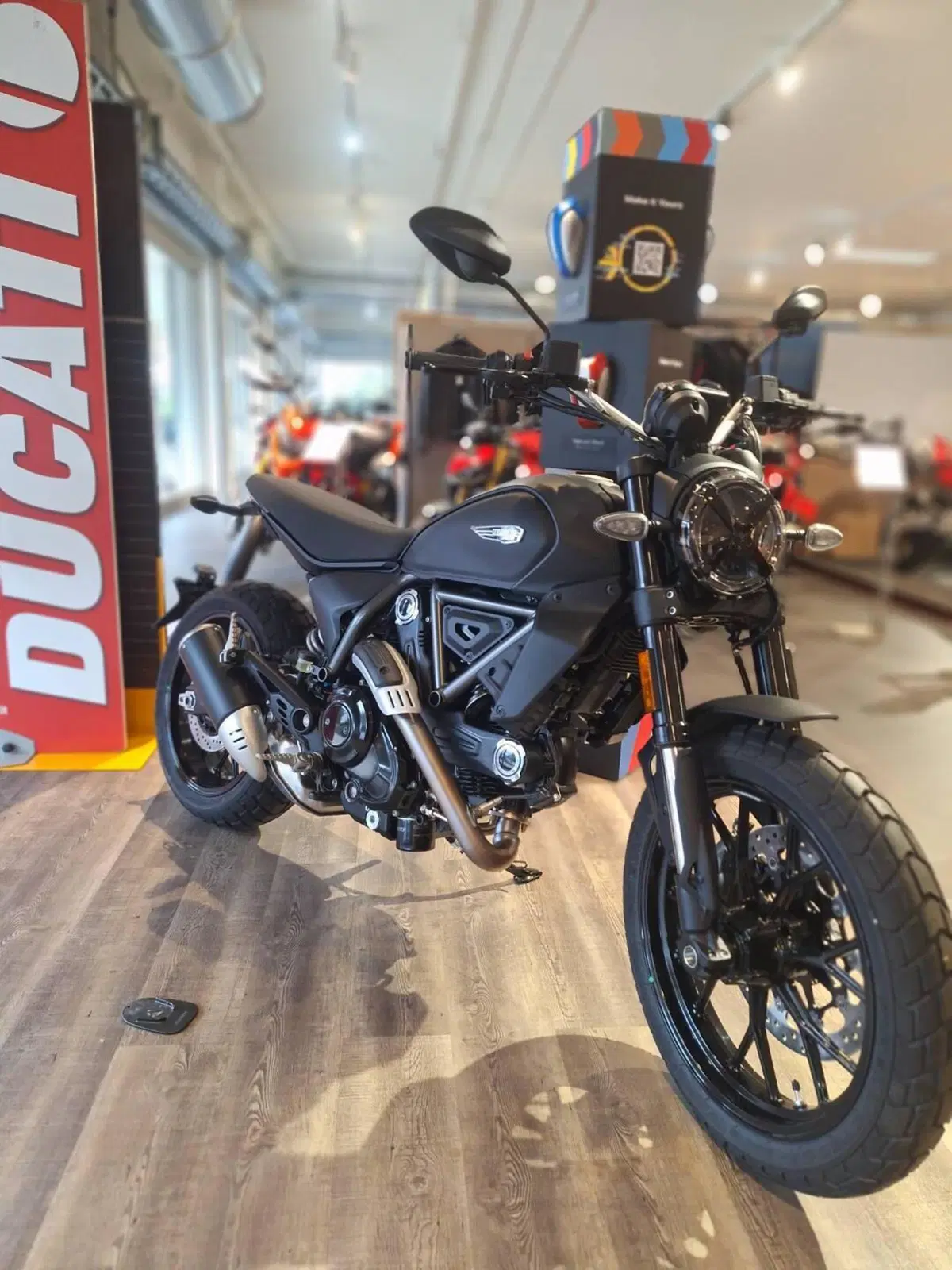 Ducati Scrambler 800 Icon Dark (2025 - 26)
