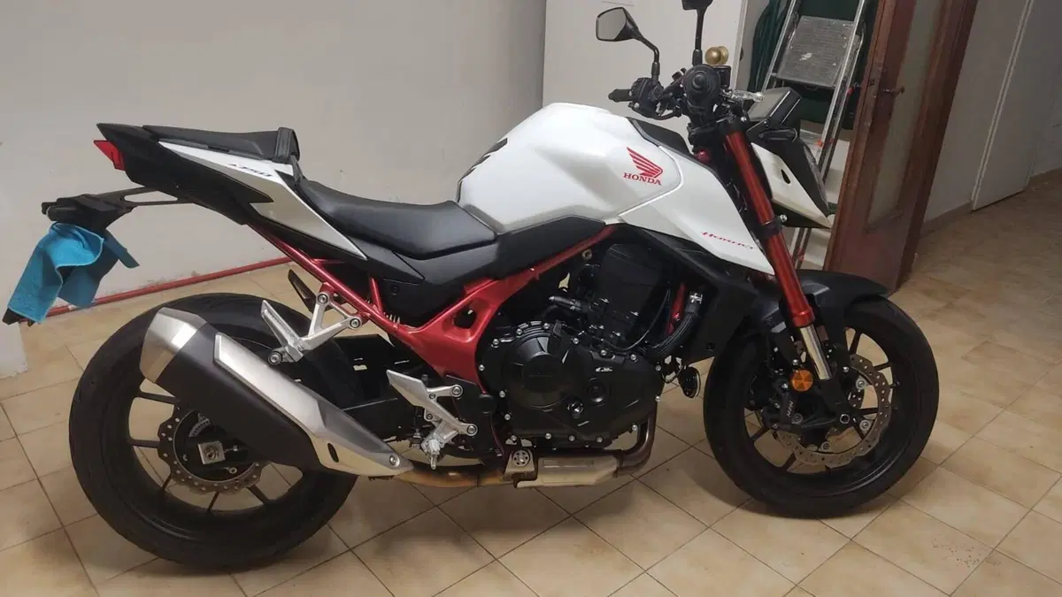 Honda CB 750 Hornet (2023 - 24) (2)