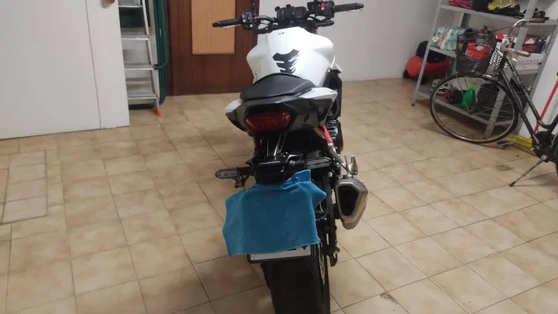 Honda CB 750 Hornet (2023 - 24) (9)