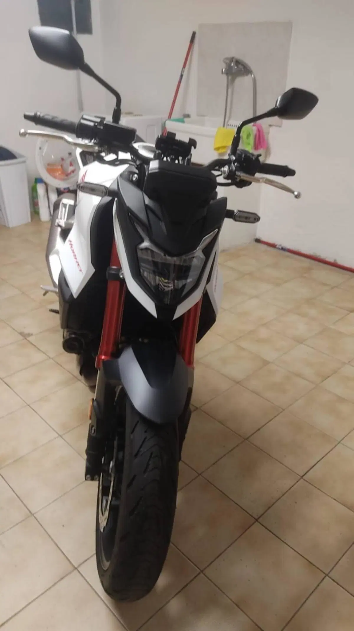 Honda CB 750 Hornet (2023 - 24) (6)