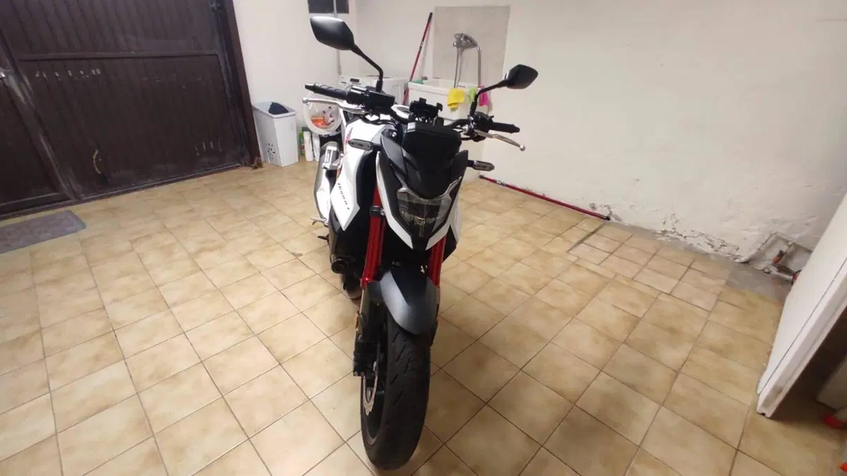 Honda CB 750 Hornet (2023 - 24) (13)
