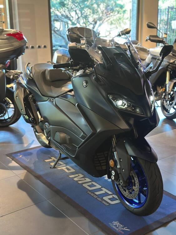 Yamaha T-Max 560 (2022 - 24) (3)