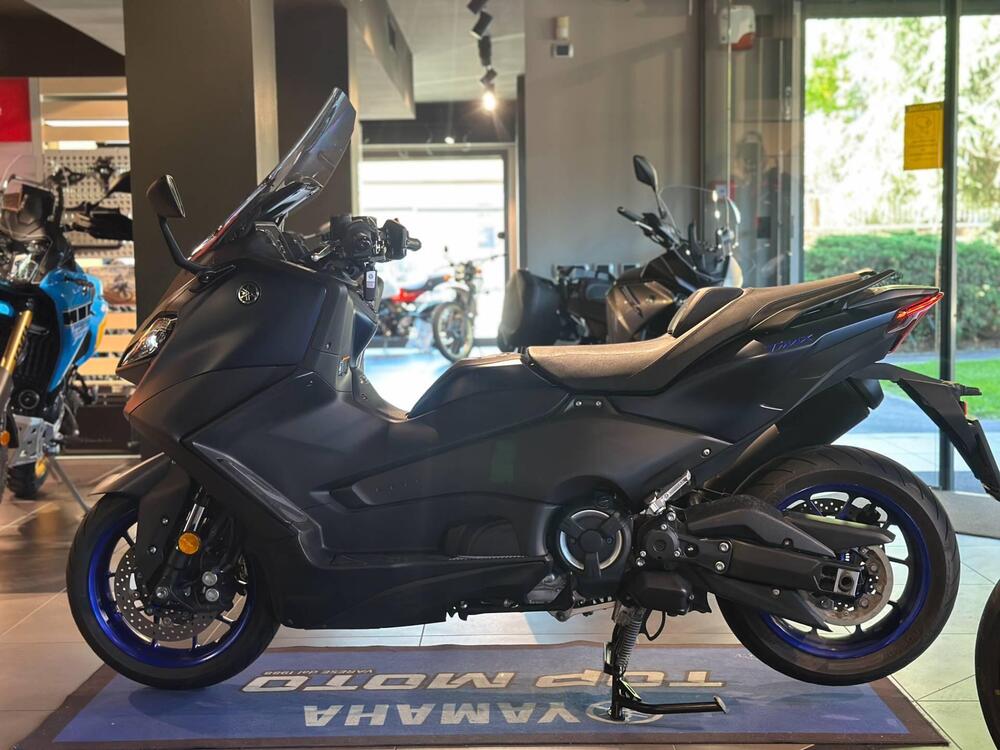 Yamaha T-Max 560 (2022 - 24) (2)