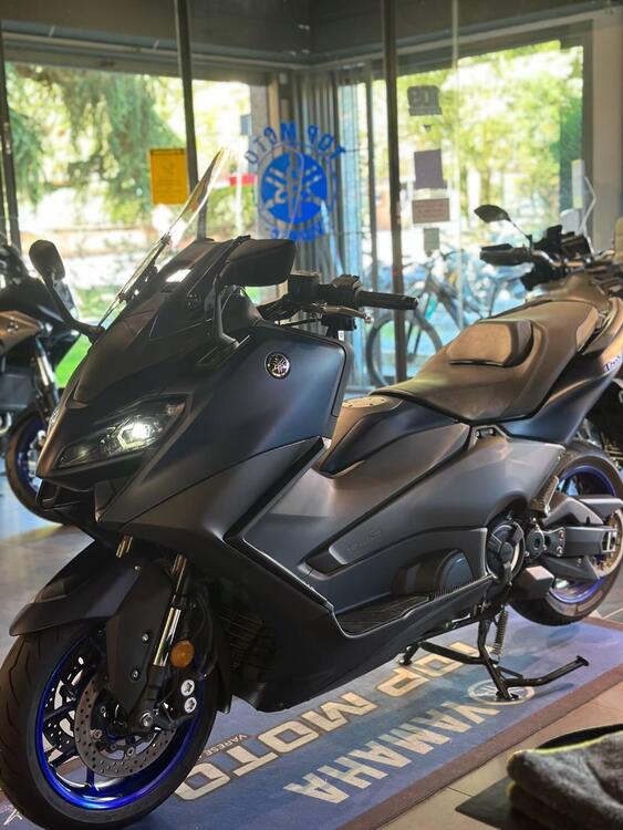 Yamaha T-Max 560 (2022 - 24) (4)