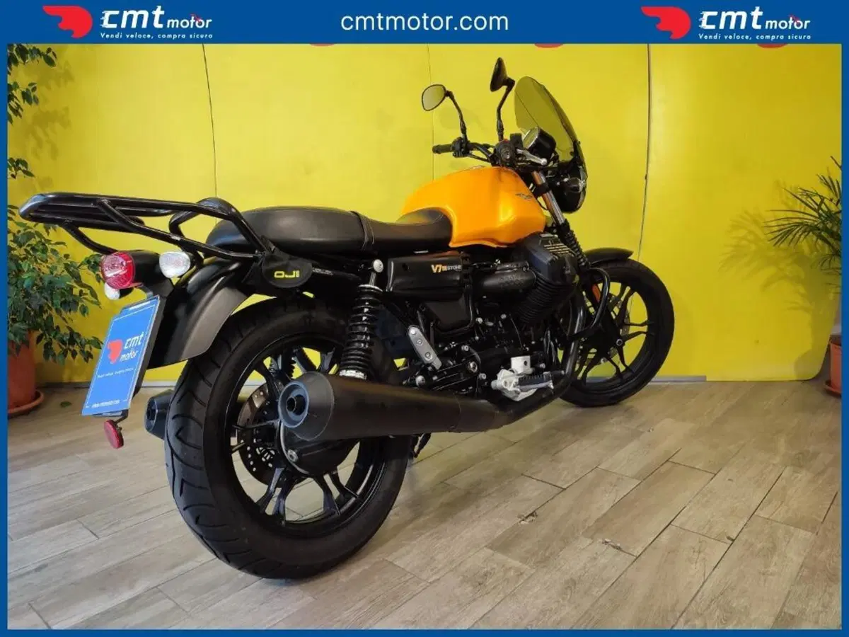 Moto Guzzi V7 III Stone (2017 - 20) (4)