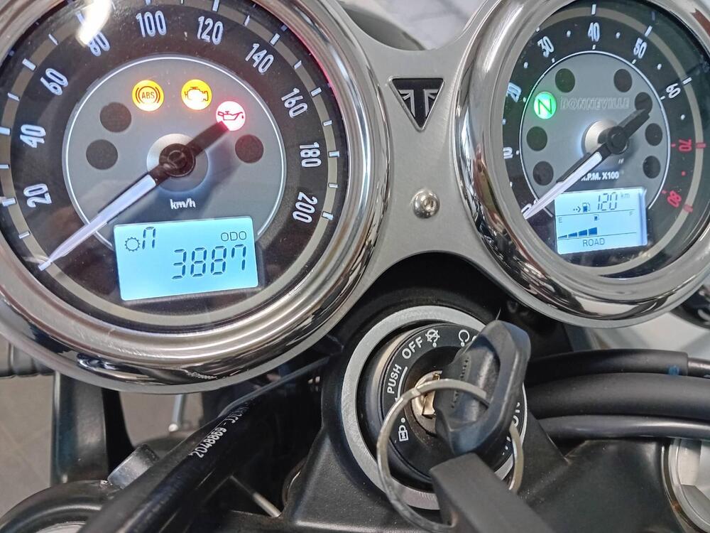 Triumph Bonneville T120 (2021 - 25) (5)