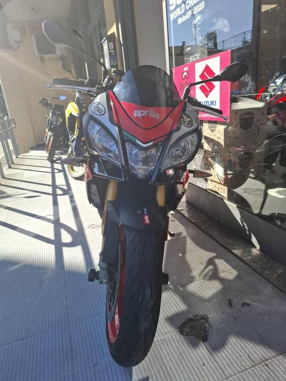 Aprilia Tuono V4 Factory (2017 - 18) (2)