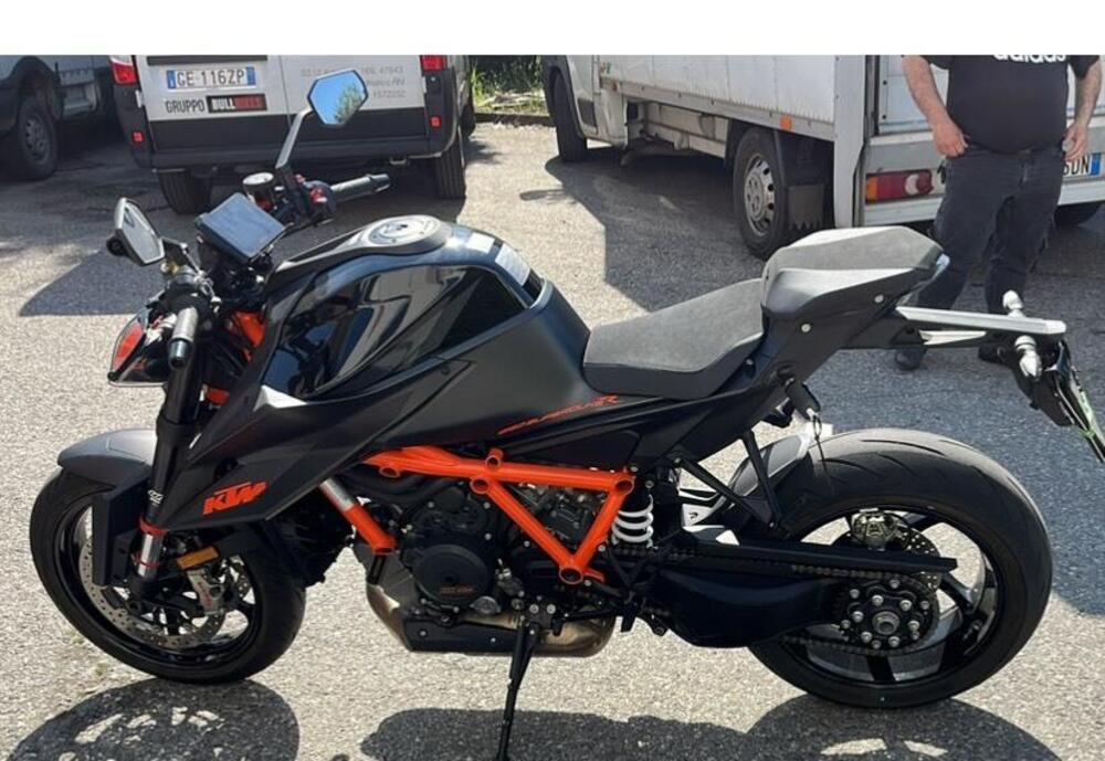 KTM 1290 Super Duke R (2021) (5)