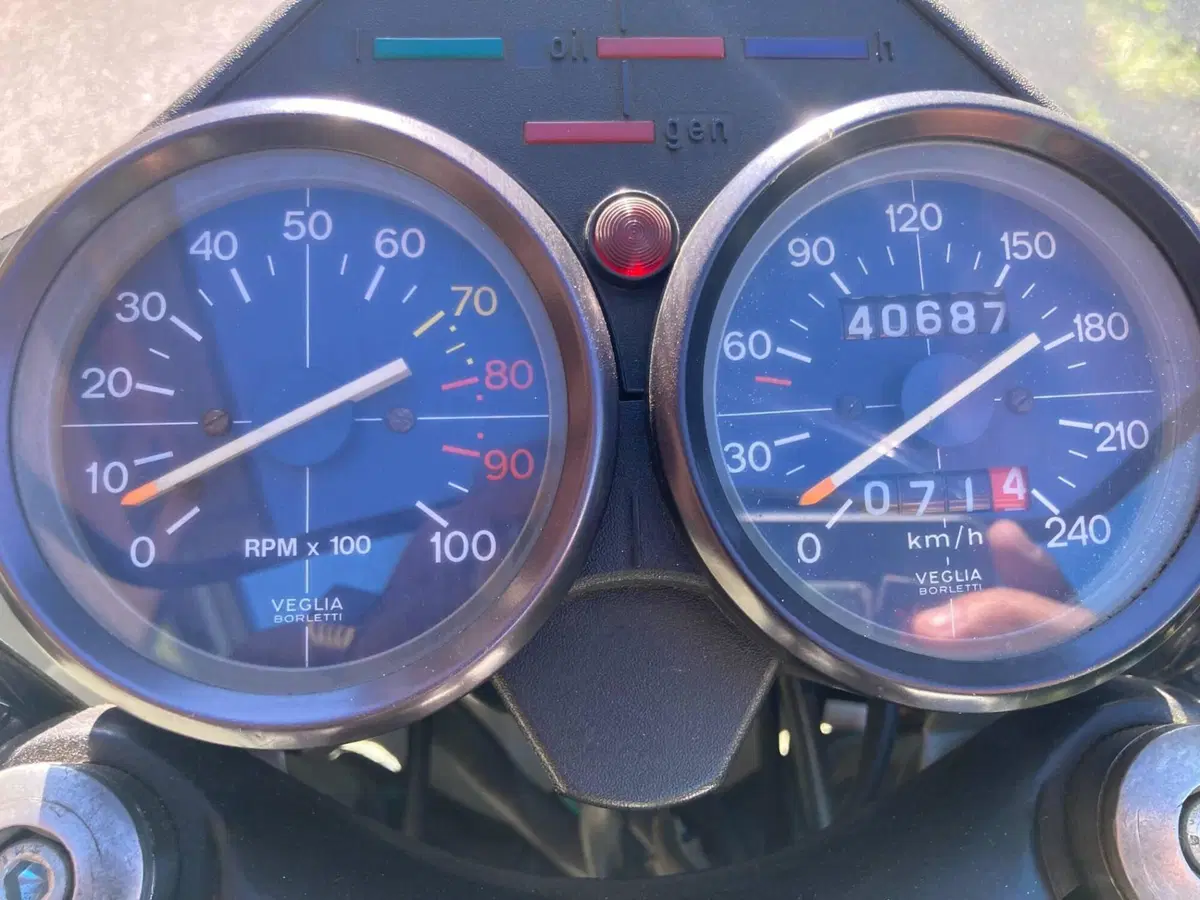 Moto Guzzi 850 LE MANS I (8)