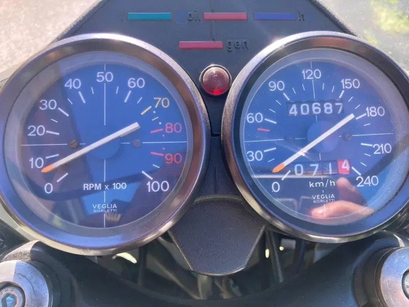 Moto Guzzi 850 LE MANS I (8)
