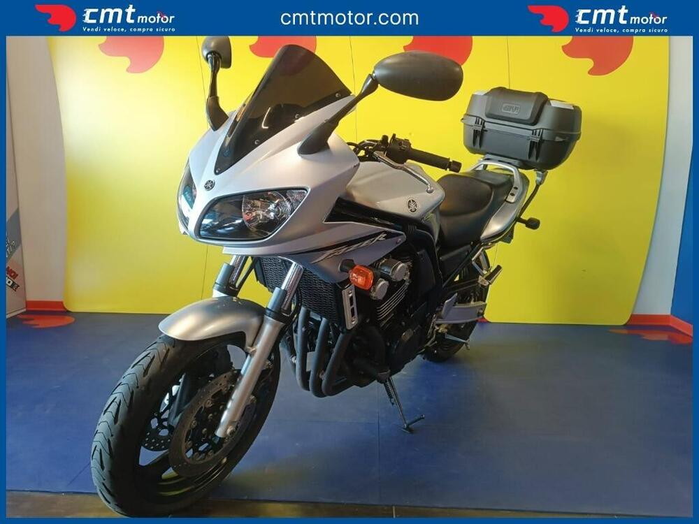 Yamaha FZS 600 Fazer (2002 - 03) (2)