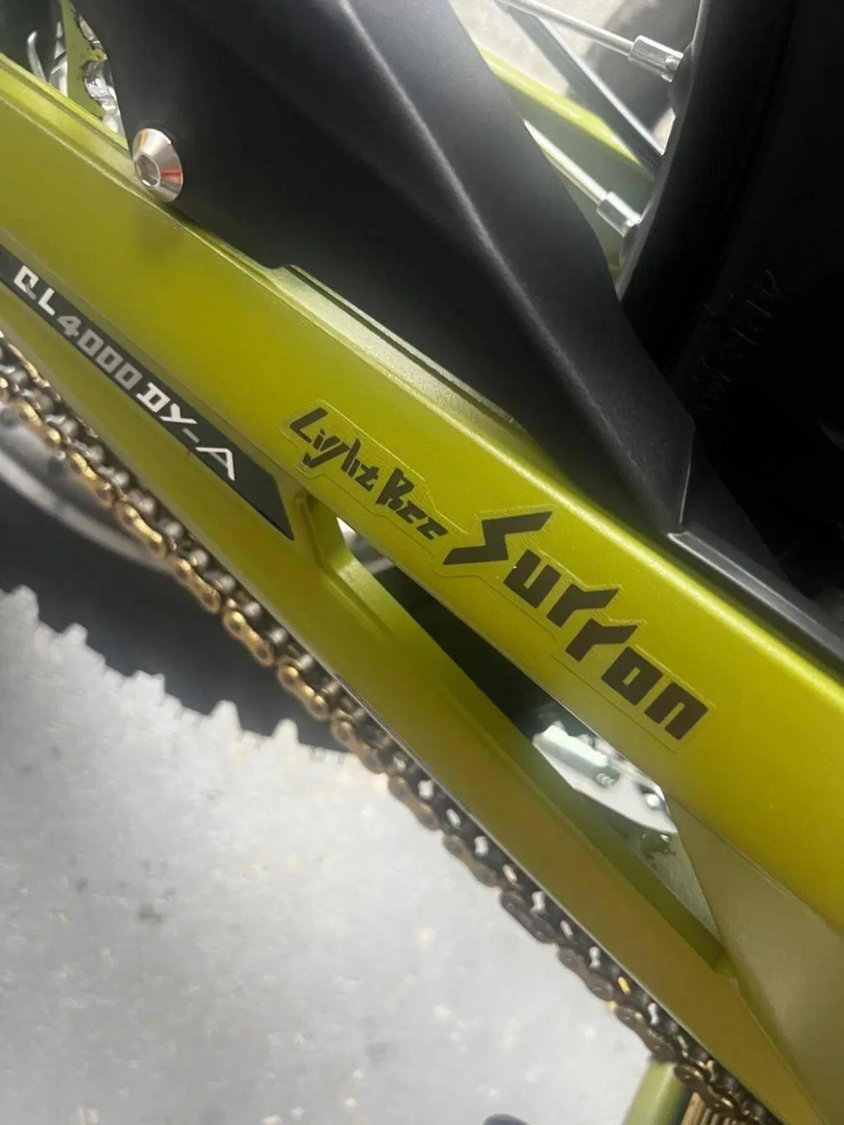Sur - Ron Light Bee (2019 - 24) (3)
