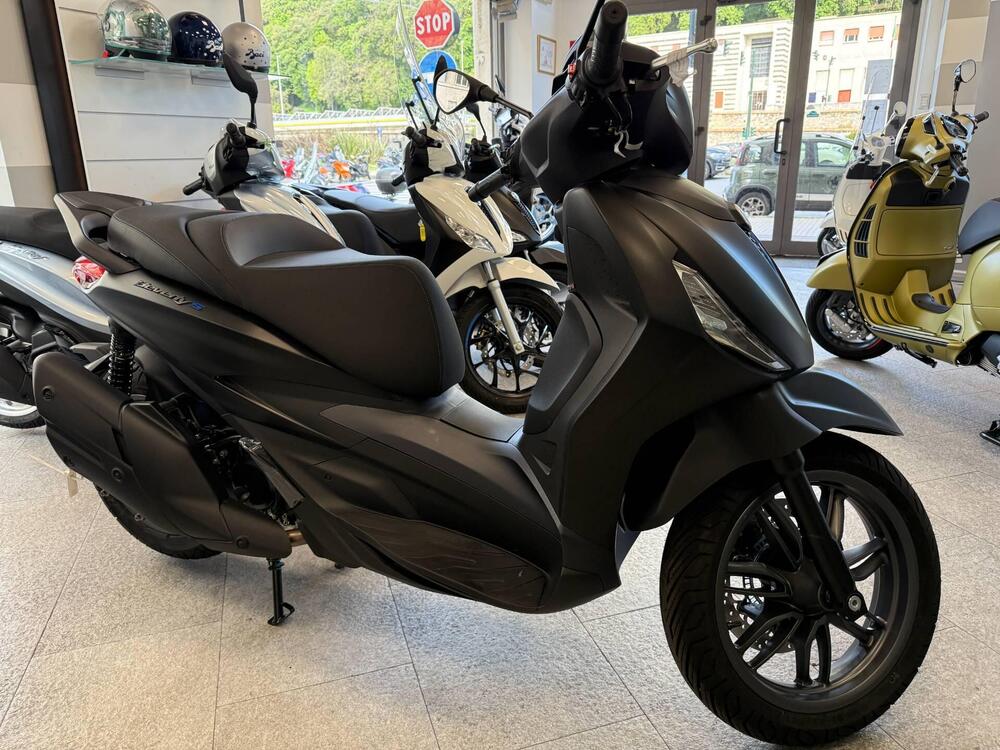 Piaggio Beverly 400 S (2025) (2)