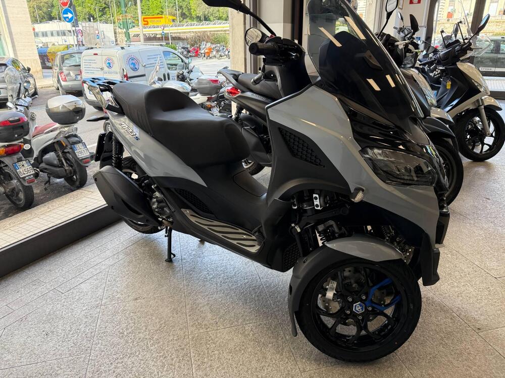Piaggio MP3 310 Sport (2025) (3)