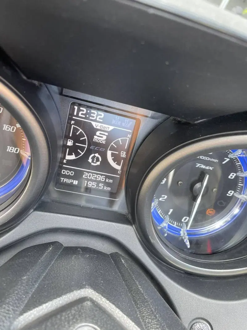 Yamaha T-Max 560 (2020 - 21) (3)