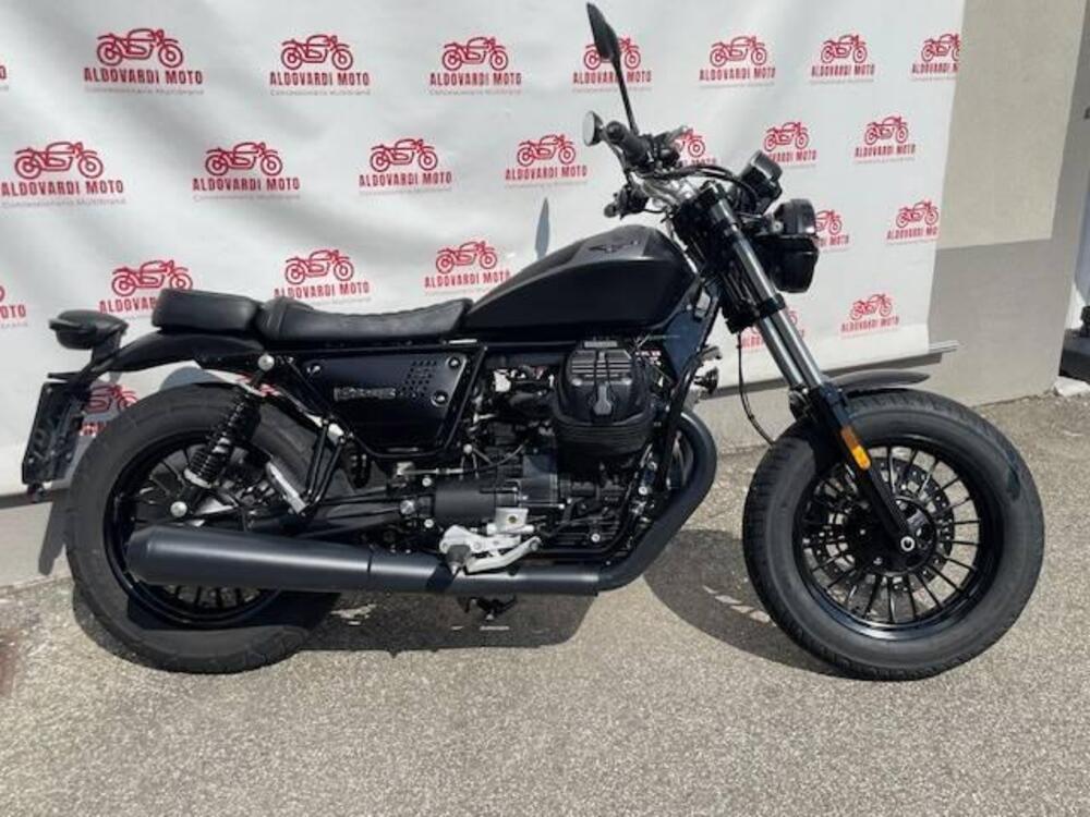 Moto Guzzi V9 Bobber (2021 - 25)