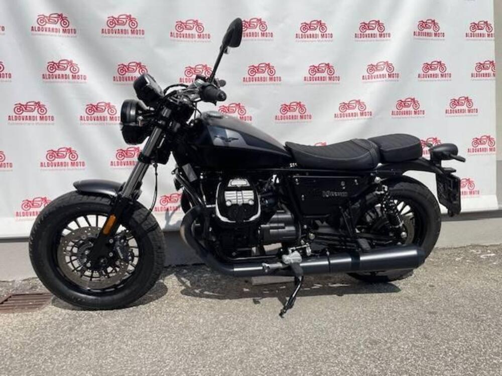 Moto Guzzi V9 Bobber (2021 - 25) (2)
