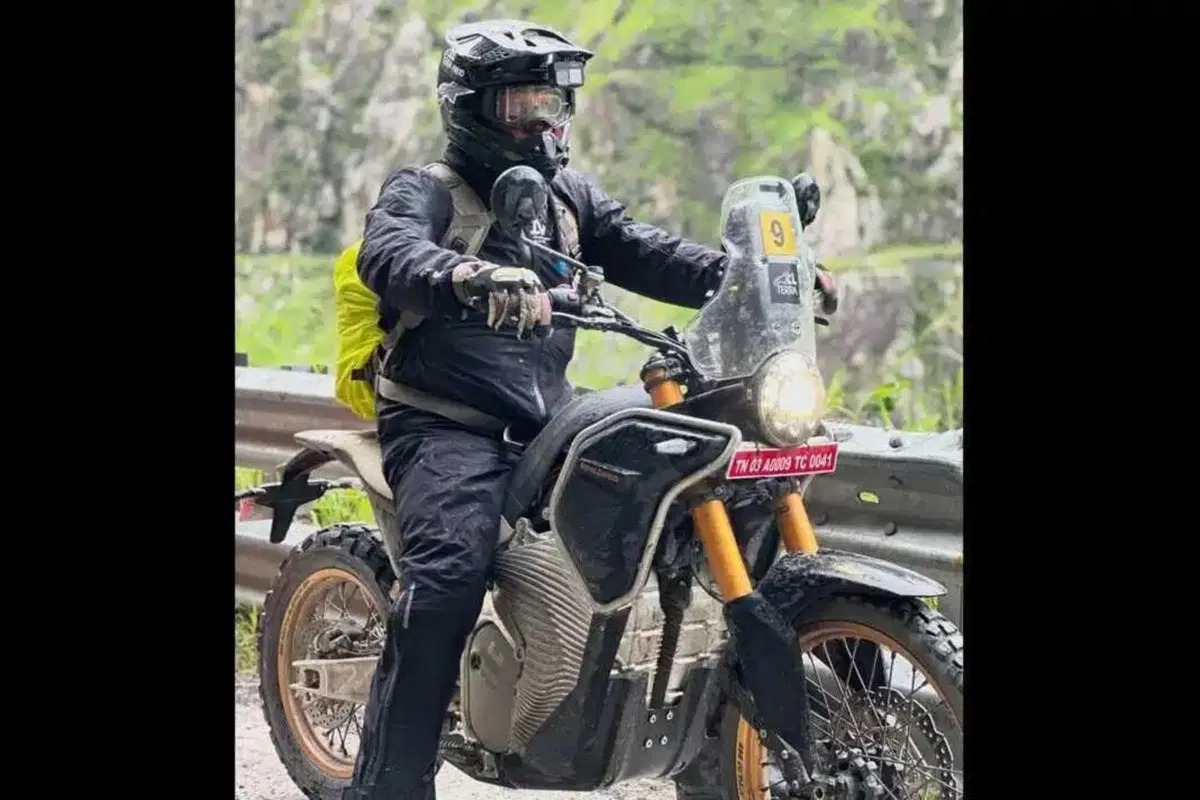 La Himalayan elettrica sempre più vicina: anche Carlos Checa nei test (4)