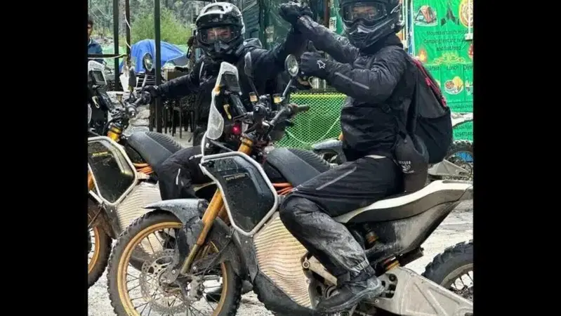 La Himalayan elettrica sempre pi&ugrave; vicina: anche Carlos Checa nei test