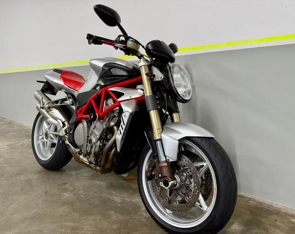 MV Agusta Brutale 910 S (2005 - 11) (2)