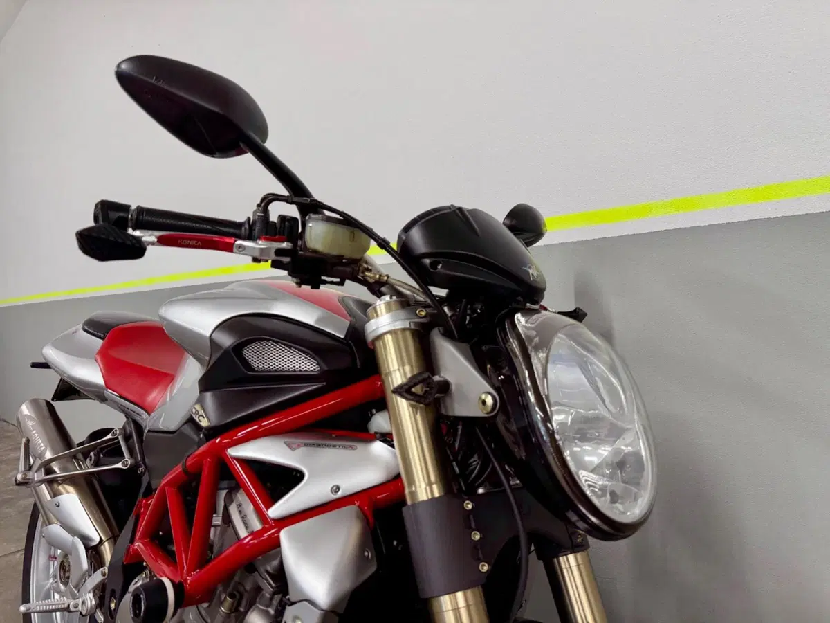 MV Agusta Brutale 910 S (2005 - 11) (3)